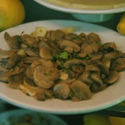 Champiñones al ajillo